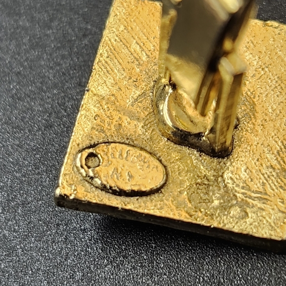 Celebrity NY Mid-Century Gold-Toned Cufflinks with Orange Accent - Picture 4 of 6